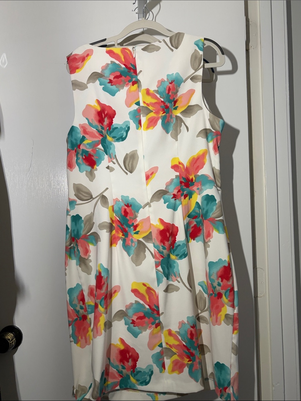 AGB White Sleeveless Sheath Dress with Teal, Coral, Yellow Floral Print - Picture 6 of 10
